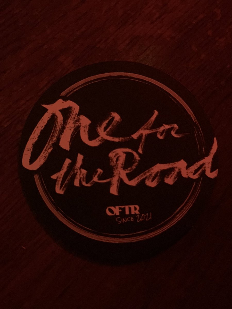 halu_tajma_6552's tweet photo. いよいよ明日は帰国の日、まさしくone for the toadなひととき #oftrbar
お酒弱いのに1杯目を頼み間違えてしまってThe Chemotherapy までは行けそうもない、、
次回の渡タイ🇹🇭の楽しみとして取っておこう✨
#OneForTheRoadMovie https://t.co/yOOtfCup15