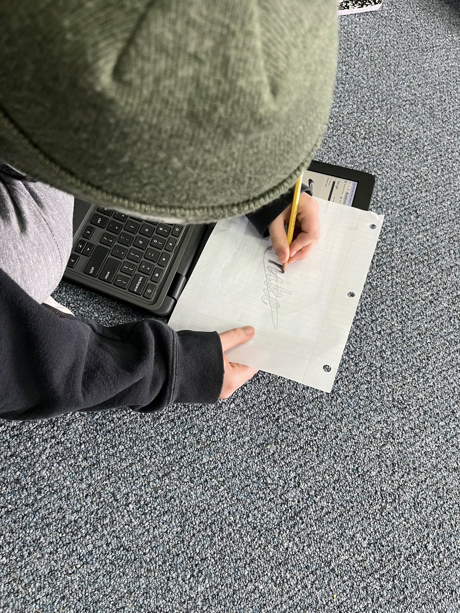 Broughton3rd4th's tweet image. Here is RC teaching 4th grade peers about DIAGRAMS👍🏻

📓💻Ss made digital &amp;amp; paper diagrams!

👓 Take a look @ how one student explored #GoogleDrawing to add labels to a hockey rink diagram.