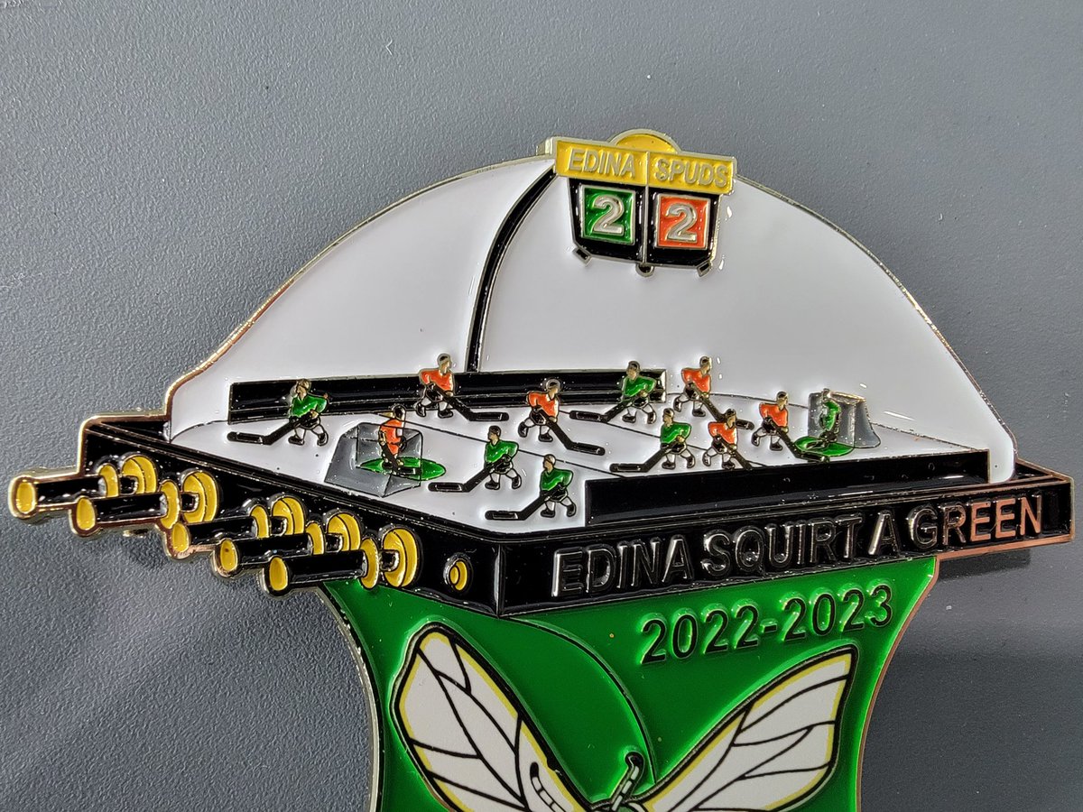 giveamanaboat's tweet photo. A match made in pin heaven! Edina vs Moorhead in the Squirt International Championship! 2:15pm at Scheels Arena #gospuds @MoorheadSquirtA @MHDHockeyHub #squirtinternational https://t.co/04hvqnlAHX