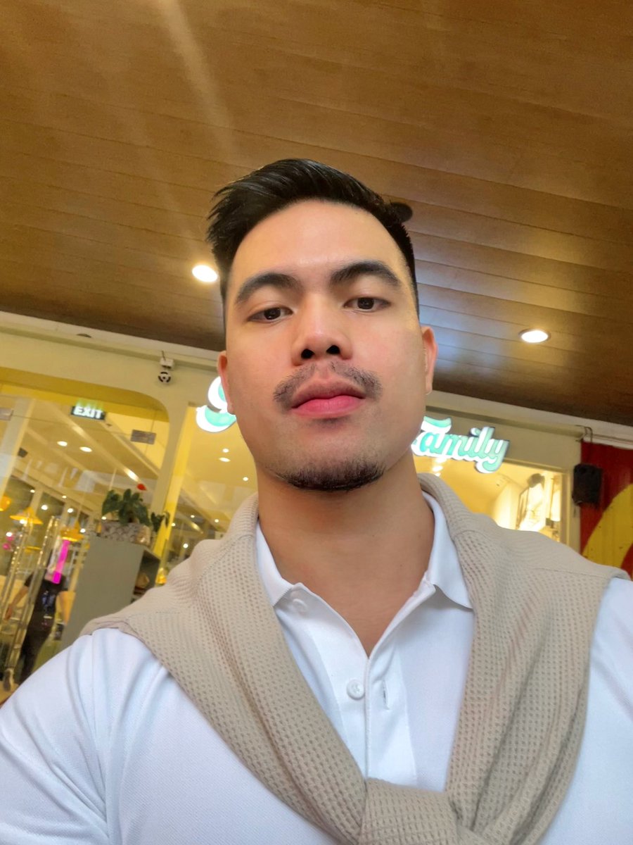 Fp56C1oaQAAgbLh?format=jpg&name=medium