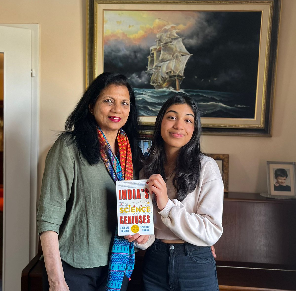 archanasharmagv's tweet image. A visit today by budding scientist Diya Doda, from #Class 11 at @EcolintGeneva to discuss her interest in #Physics #AppliedPhysics #Engineering towards consolidating her decision making for her career in #STEM. Of course she would begin by reading #India's #Science #Geniuses