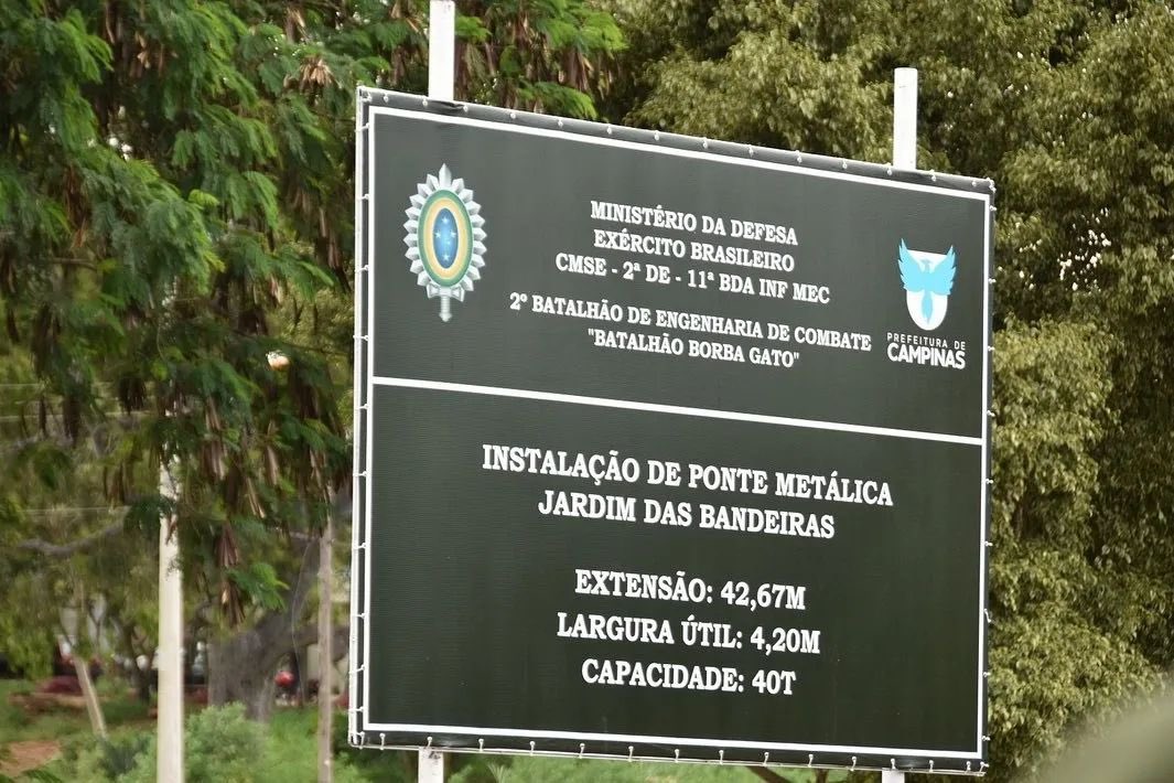 exercitooficial's tweet photo. Em Campinas/SP, foi inaugurada a Ponte Compact 200, lançada sobre o córrego Taubaté, no Bairro Jardim das Bandeiras, no contexto da #OperaçãoMãoAmiga, do Exército Brasileiro, em apoio às ações de Defesa Civil do município, fruto de situação de calamidade pública. https://t.co/UiE0nlWPIw