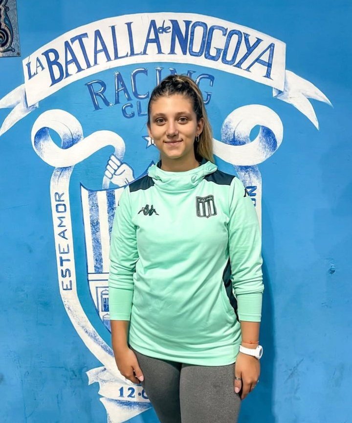 eduarc67's tweet photo. Presentación de los integrantes de la sede @RacingClub VDP 

En el día de la fecha presentacion de Sofia Fariñas, profesora de   @voleyracingclub en divisiones menores. 🎓🏐💪🙌 https://t.co/e9HJamqeF0