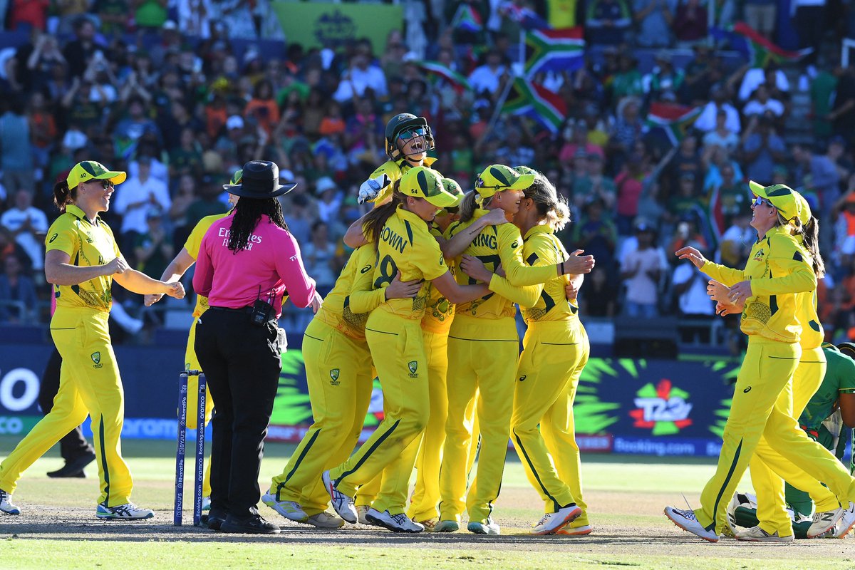 AusWomenCricket's tweet photo. HAPPY HAPPY HAPPY!

#T20WorldCup https://t.co/35aXOin93O