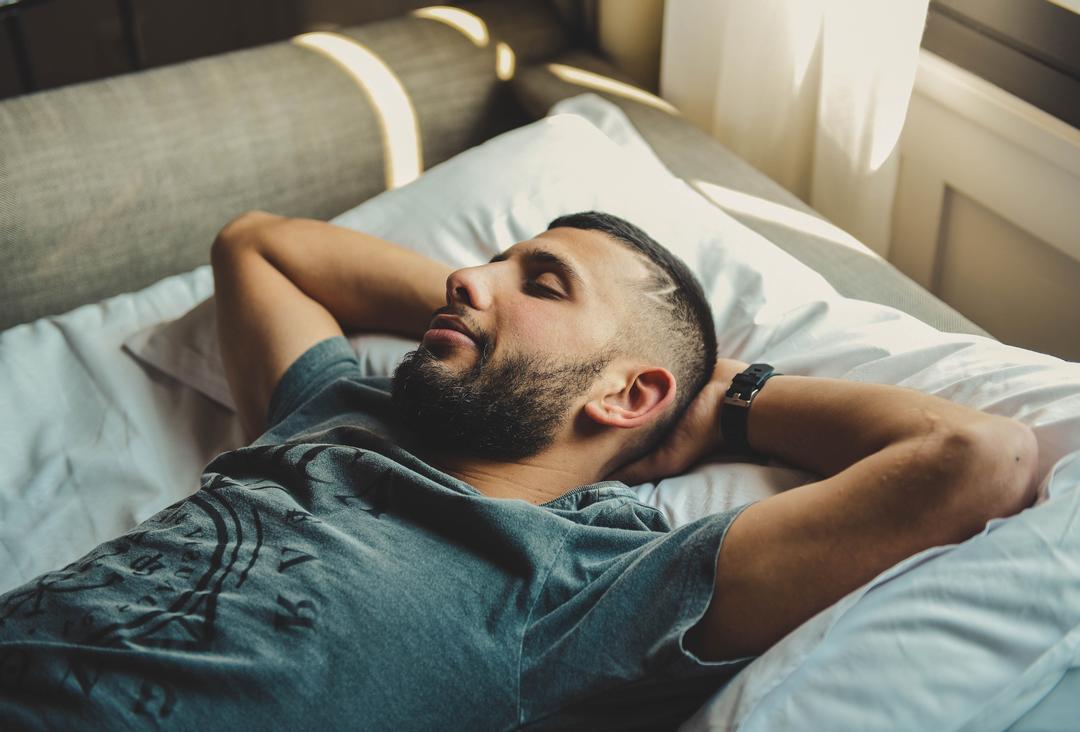 Additionally, you should avoid using electronic devices before bed, as the blue light emitted by these devices can disrupt your body's natural sleep-wake cycle.

Read more 👉 aikn.co/75e171

#PhysicalSymptoms #GoodSleep #SleepDisorders #AdequateSleep