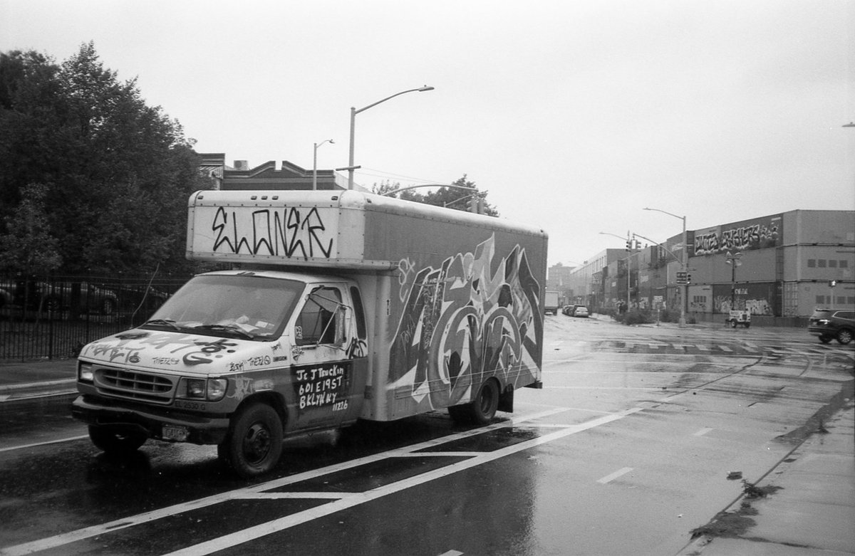 'Punk box truck'
#filmphotography #analog #brooklyn #Williamsburgh #ilford #ilfordpan100 #nikon #l35af2 #pointandshoot
