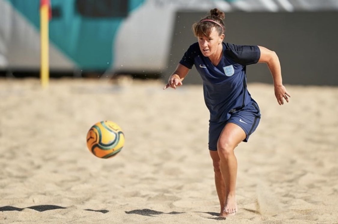ghillier87's tweet photo. Chasing my dreams (and the football) instead of people 🙃
#4WeeksToGo #HomeTime #BeachSoccer #LionessBeachSoccer #EnglandBeachSoccer #SandPreSeason #SeasonPending #2023 https://t.co/MHM0CcrqBo