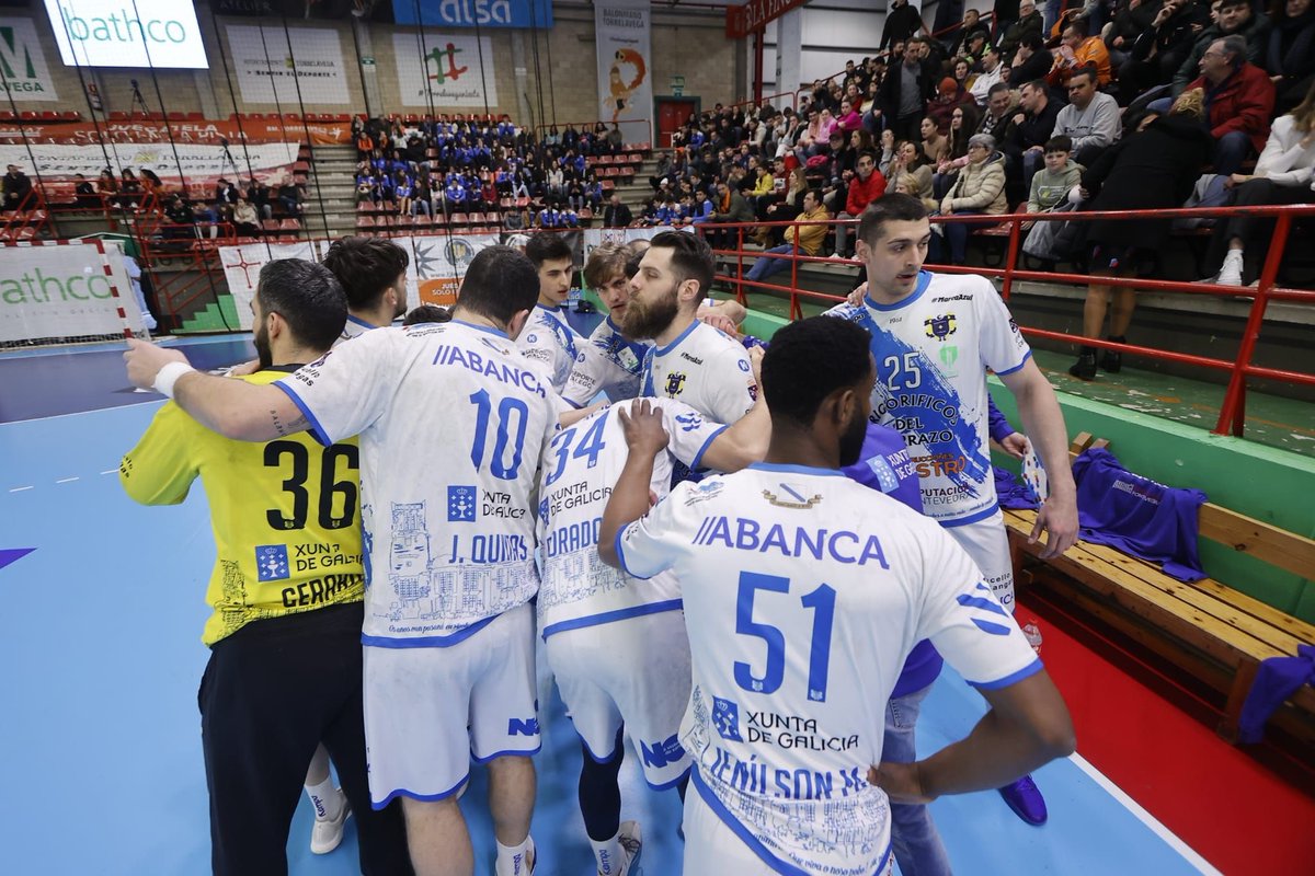 balonmancangas's tweet photo. GAMEDAY 🔥
🏆 Liga Plenitude @ASOBAL
🗓️ X. 19
⏰ Min 45
@BMTorrelavega 2️⃣4️⃣
Frigoríficos del Morrazo 1️⃣9️⃣
📸 Luis Palomeque
#AtaOFinal #LiveASOBAL #enCangasninguenserende #TLVCNG #deportegalego #deputacionpontevedra https://t.co/7kyZ2YiGKE