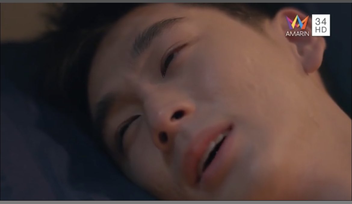 泣き演技対決。
それにしてもドアップ
 #หนังสือรุ่นEP7