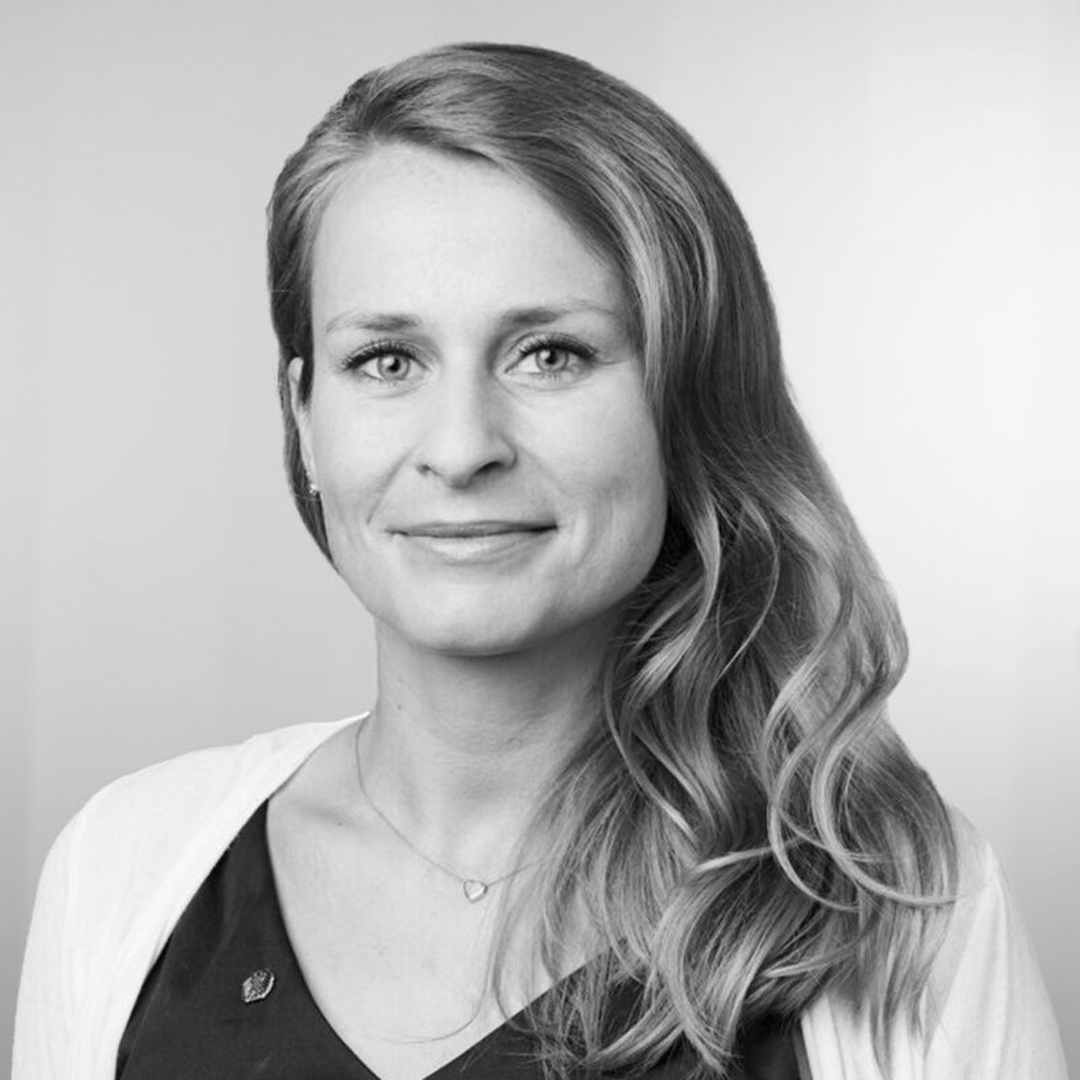 Alice_Weidel's tweet photo. Viel zu früh ist Corinna Miazga nach einer schweren Krankheit verstorben. Wir verlieren eine engagierte Mitstreiterin, die wir sehr vermissen werden. Meine Gedanken sind bei ihren Angehörigen, denen ich herzliches Beileid wünsche. https://t.co/xQwQAuz270