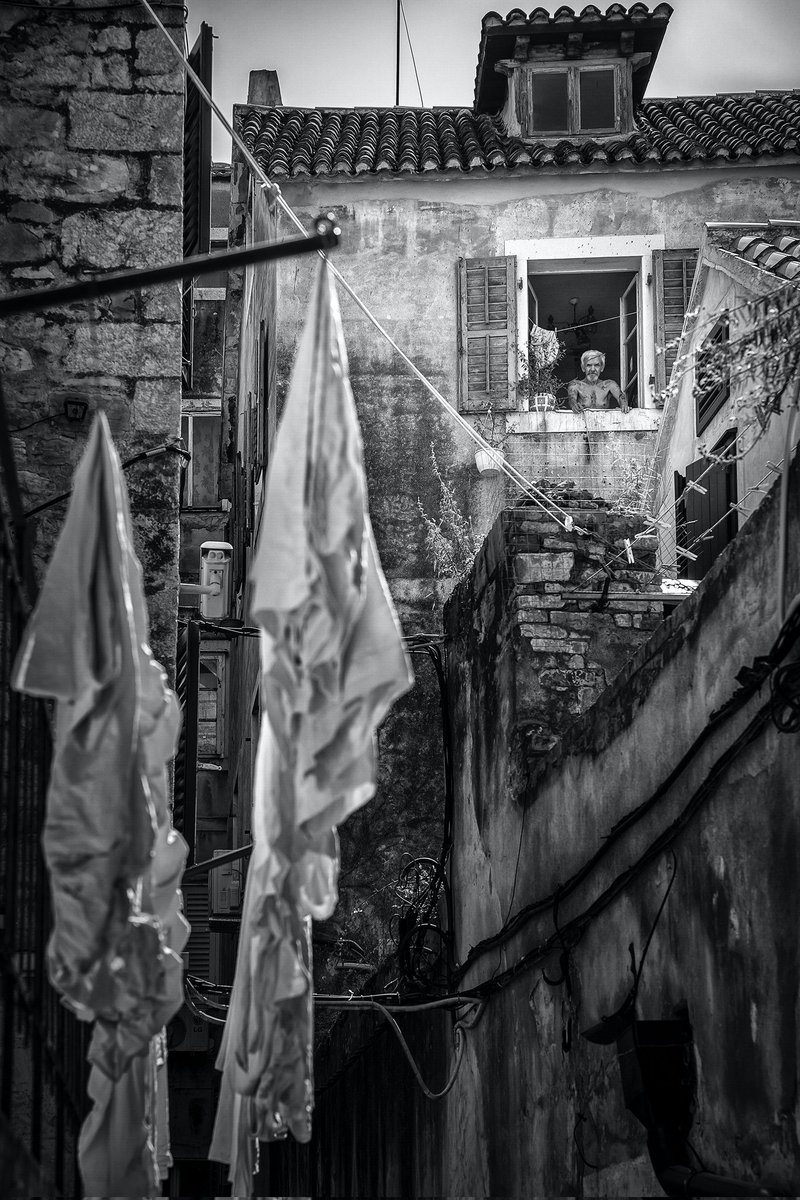 Super late gm fam ❤
The vacation is over, but all the roads are closed because of the snowstorm, so I can't go home. I can't say I'm sad about it 😅 
Have a wonderful day everyone!