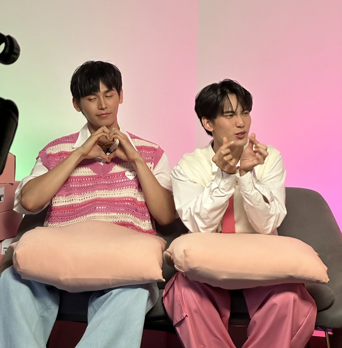 Sixsuperstars's tweet photo. Mini heart 💖 #JaFirst #จาเฟริสท์ https://t.co/JbZk6sc8lP