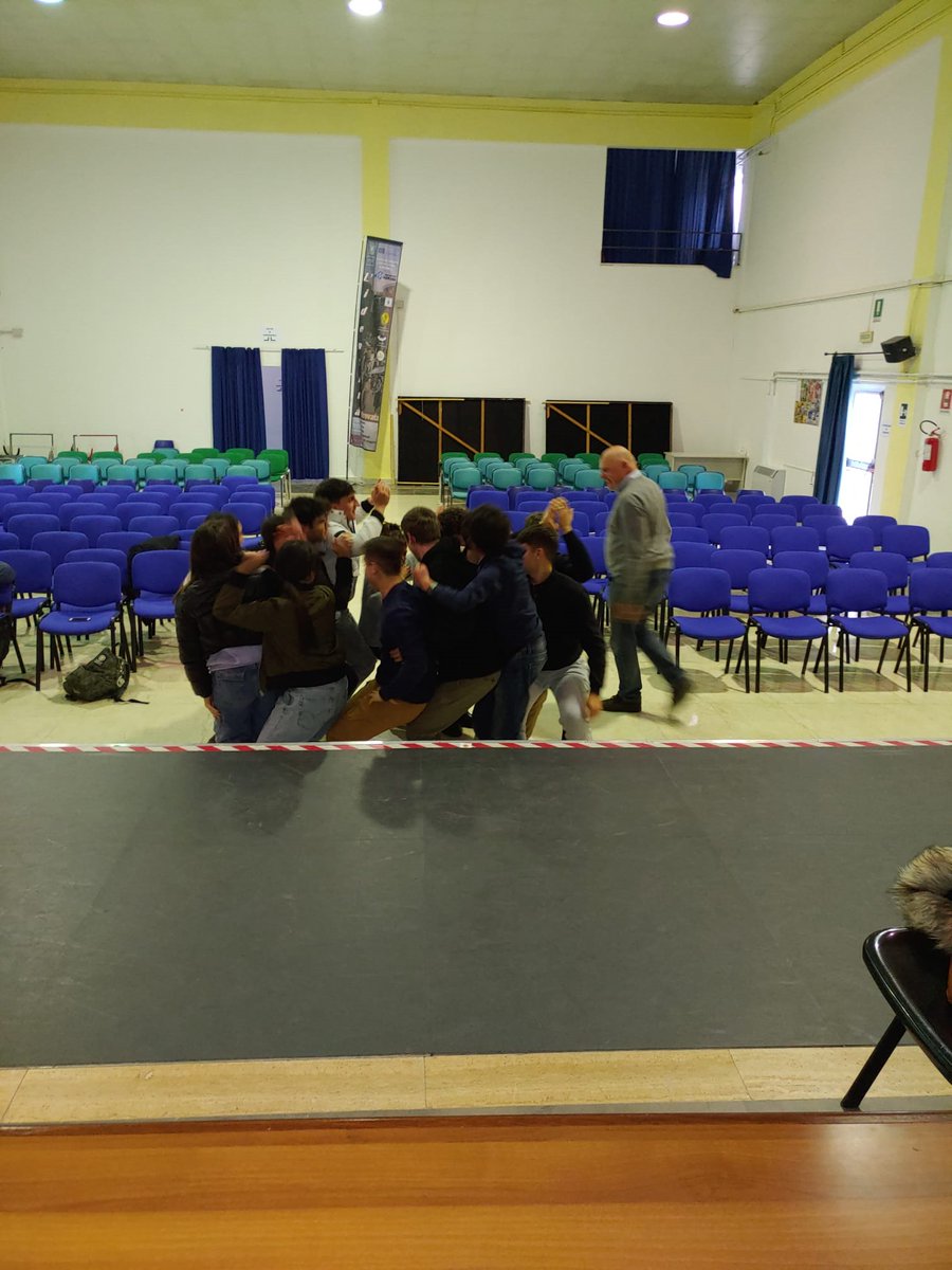 Al via al progetto #Innovation Community ideato e organizzato da #exolatina in collaborazione con noi. Venerdì il primo appuntamento presso l'aula magna del liceo scientifico "E. Majorana" di #Latina  con Roberto Pozza , docente Luiss Business School e tutor di #Virgilio2080