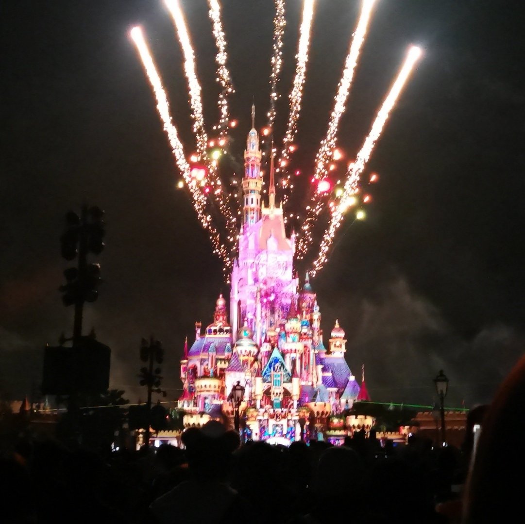 0xIreneT's tweet image. The magical moment 🎇 ✨
Wish u are here with me 🥺

#Disneyland #Magically