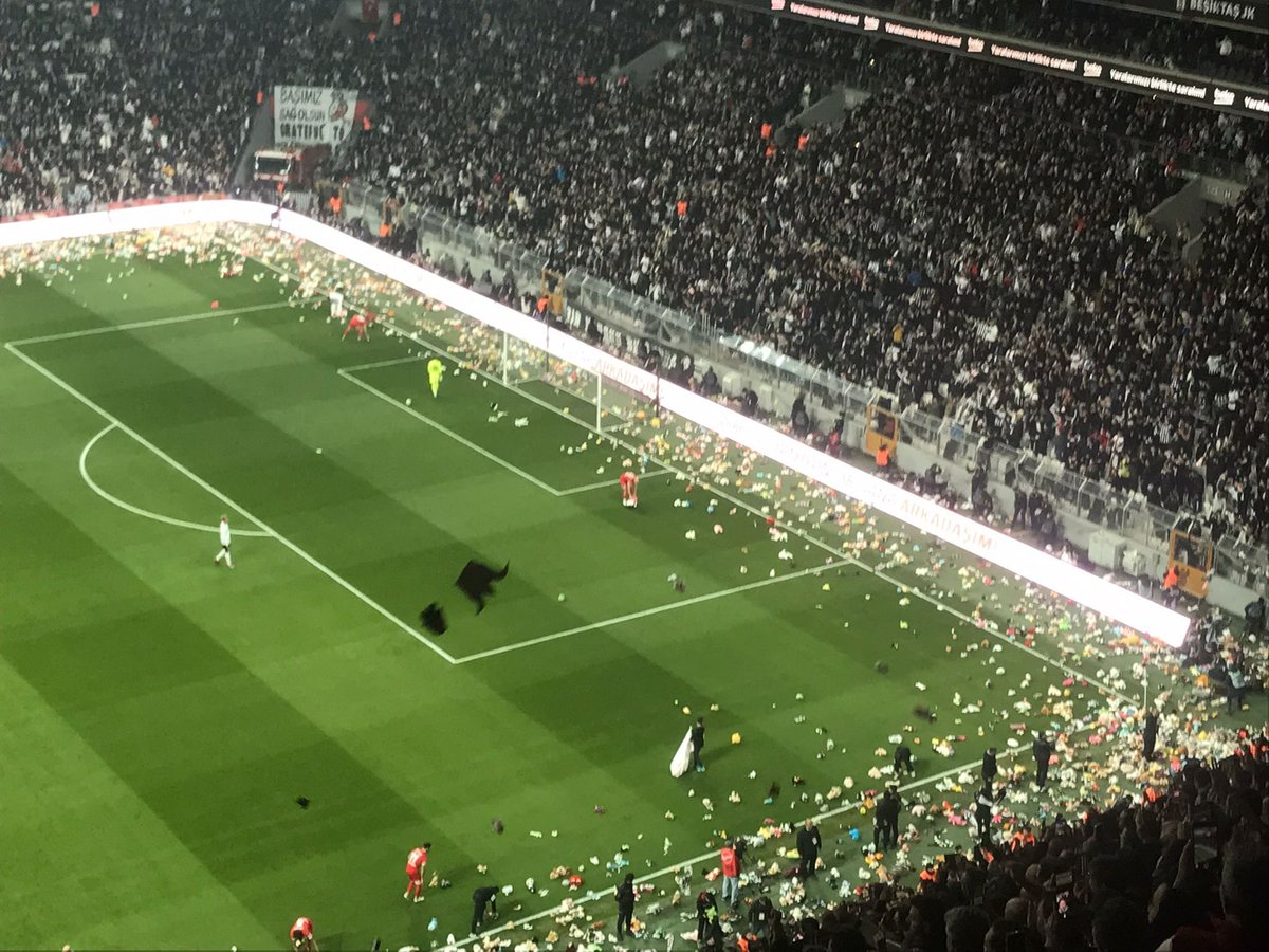 CSaid5's tweet photo. Ben Beşiktaşlı olmaktan etimle kemiğimle gurur duyuyorum #BJKvsANT https://t.co/AvNATUxzvX