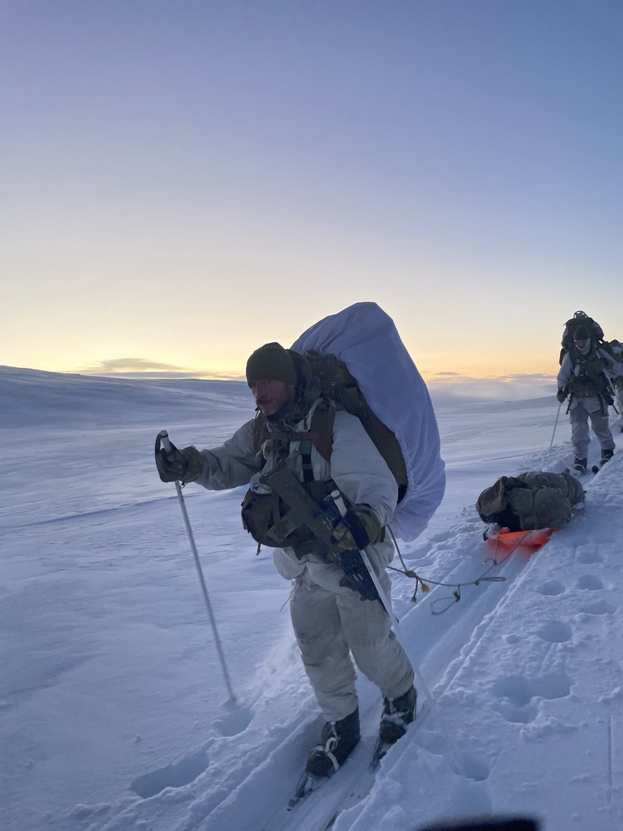 TheParachuteReg's tweet photo. ICE COLD IN NORWAY : C (Bruneval) Coy,  @2PARA_HQ  is currently deployed on Ex JOINT VIKING in Norway we are 2 weeks into it. HQ 2 PARA sent 16 officers, SNCOs and NCOs to 🇳🇴to attend the @NATO cold weather survival instructors course in an arctic environment. @NorwegianArmy https://t.co/gpkotKhB4r