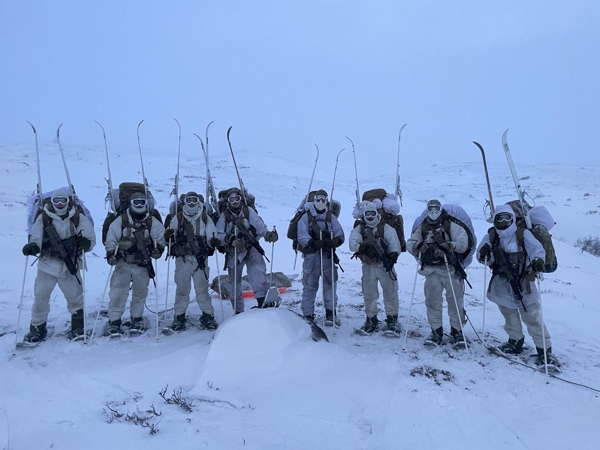 TheParachuteReg's tweet photo. ICE COLD IN NORWAY : C (Bruneval) Coy,  @2PARA_HQ  is currently deployed on Ex JOINT VIKING in Norway we are 2 weeks into it. HQ 2 PARA sent 16 officers, SNCOs and NCOs to 🇳🇴to attend the @NATO cold weather survival instructors course in an arctic environment. @NorwegianArmy https://t.co/gpkotKhB4r