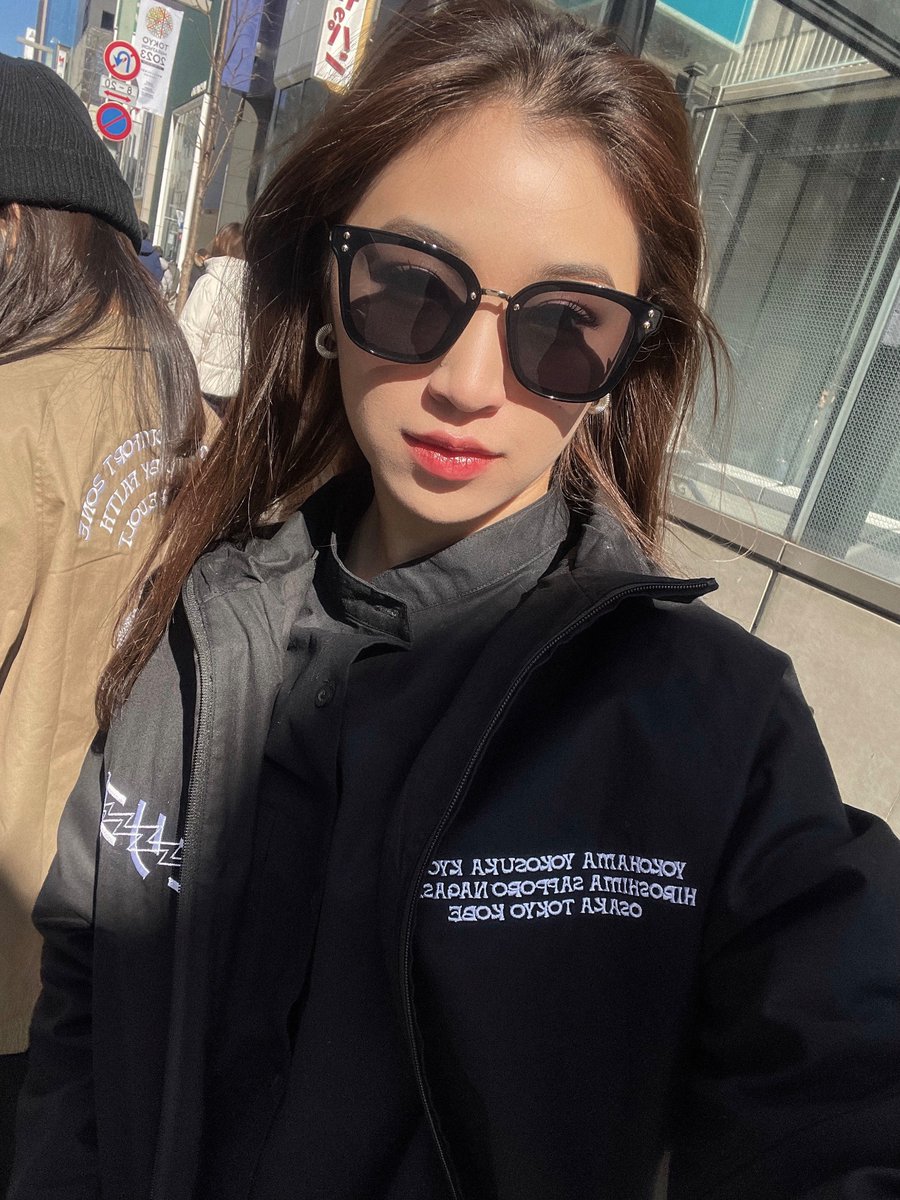 all black🖤