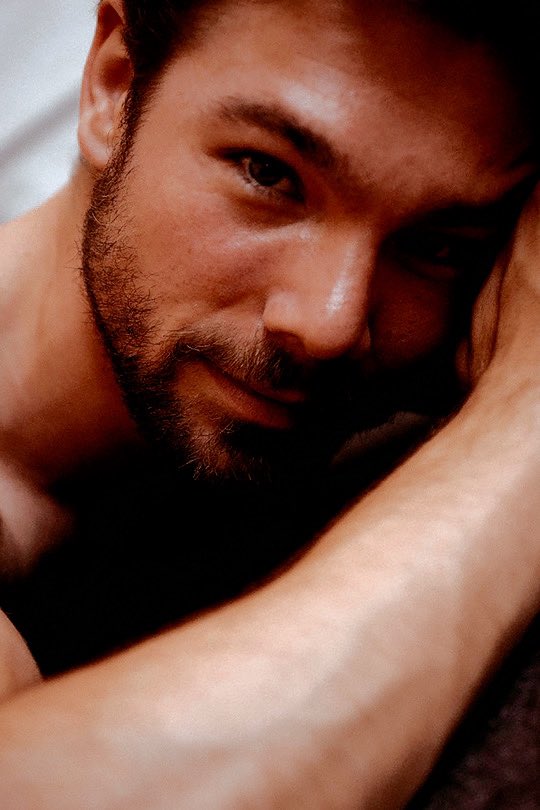 𝘞𝘦 𝘢𝘳𝘦 𝘢𝘭𝘭 𝘮𝘰𝘳𝘵𝘢𝘭 𝘶𝘯𝘵𝘪𝘭 𝘵𝘩𝘦 𝘧𝘪𝘳𝘴𝘵 𝘬𝘪𝘴𝘴 𝘰𝘳 𝘵𝘩𝘦 𝘴𝘦𝘤𝘰𝘯𝘥 𝘨𝘭𝘢𝘴𝘴 𝘰𝘧 𝘸𝘪𝘯𝘦... 
        
       #SeductiveSunday   
ㅤ