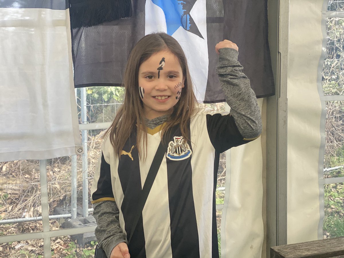 NicoleGoodwin92's tweet photo. Hannah Bush, seven, is a huge Newcastle fan and her parents said she’s been so excited about the game she was sick on Friday. She travelled to London with her family yesterday and headed to Trafalgar Square. She said: “It was really noisy and everyone was singing.” https://t.co/itmcpvX8NP
