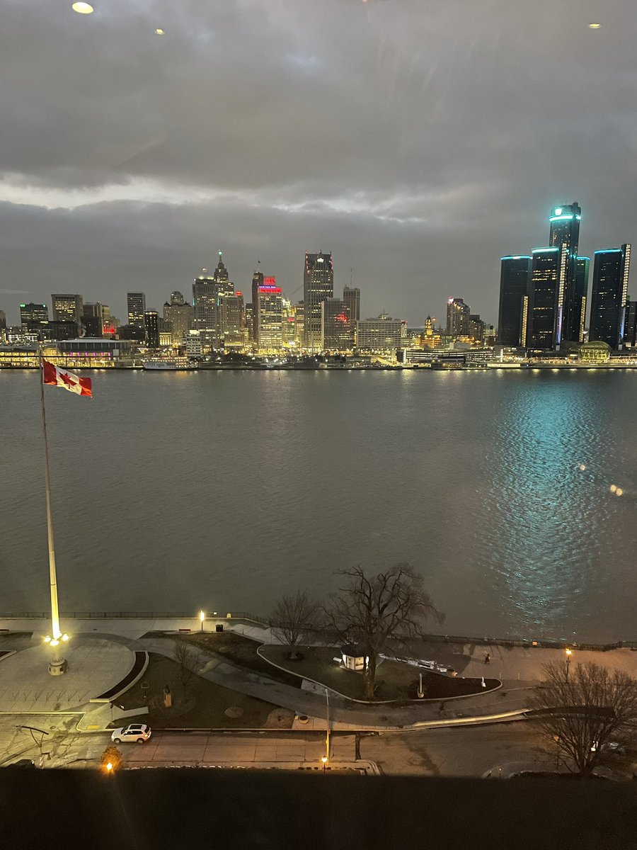 FossGregfoss's tweet photo. GM,

#bordercity #btc meetup tonight in Windsor Ont

@RayBlanchard022 @pastorcoin 
@luke_broyles 

Giddy up. 

PS that is Detroit skyline across the St Clair river 

Cool eh. https://t.co/ucNsmT8t7d