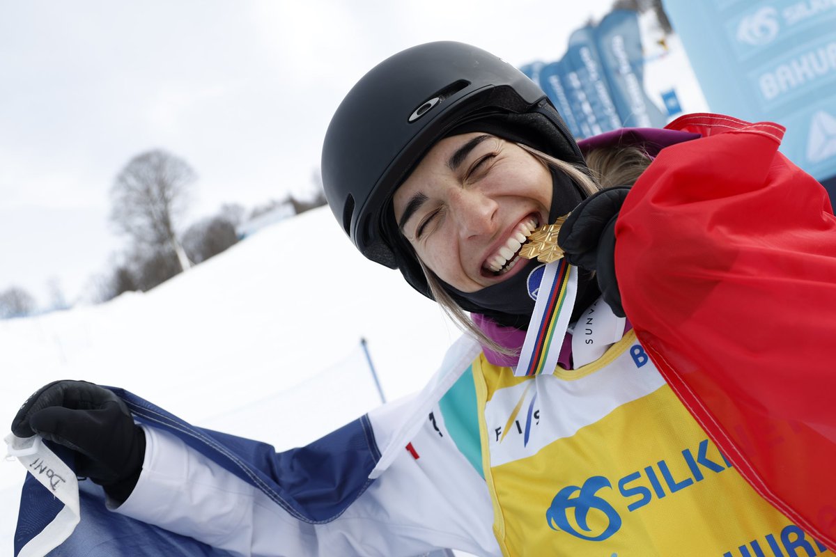 FedFranceSki's tweet photo. INTOUCHABLE 🥇🤯

Le doublé pour @LaffontPerrine qui surclasse la concurrence et devient quintuple Championne du Monde ! 👑 

📸 : Agence Zoom

#SunValley https://t.co/PElYbGcJaB