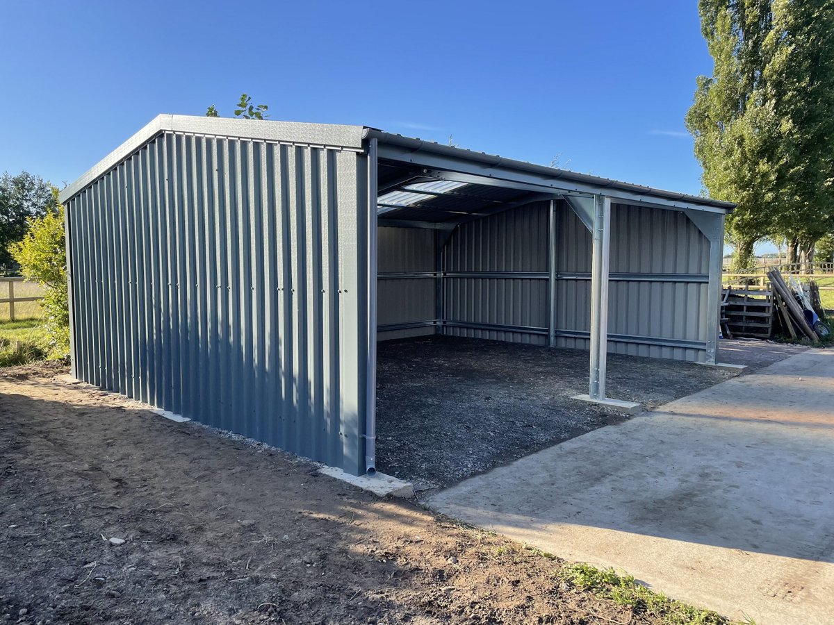 SteelBuild's tweet photo. Small open fronted farm storage.

Perfect for all types of agricultural storage  such as machinery, hay or feed.  

📨 sales@steelbuildmasters.co.uk 📞 0800 368 9100
🌐 https://t.co/ZJRee3ZQJ6 https://t.co/XqU2dwR1qJ