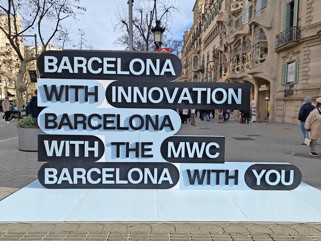 torharrington's tweet image. also with @oneplus #onepluscommunity #oneplus #MWCBarcelona #mwc2023