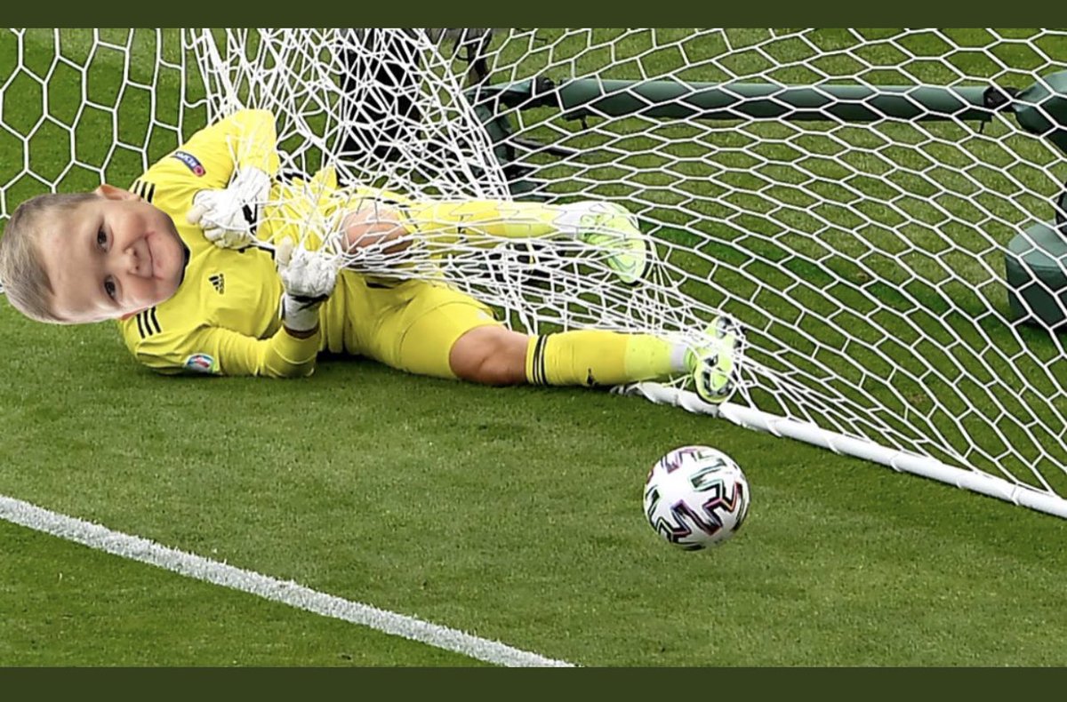 @Hasbulla_NFT <a href="/crosby_tom/">Tom Crosby</a> if anyone can help me get my goalkeeper from Holme Park Glapwell ♥️ he’s been there a while and could be suffering from hyperthermia <a href="/RetfordUnited/">Retford United</a> 🐳 🥅