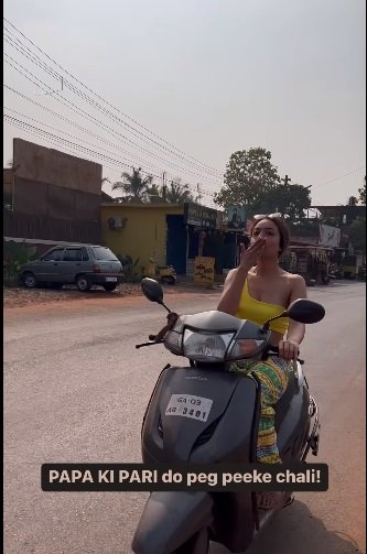 OfficialMalisha's tweet photo. @spnorthgoa @goacm @spsouthgoa please check out this video below of a #tourist riding w/o helmet, shooting video #Reels. pls take action. here is the video link &amp; screenshot below  @DrPramodPSawant @DGP_Goa #Goa @girishgoa @bjp4goa @RohanKhaunte  https://t.co/t7e9YUHws4 https://t.co/8lb0GwdTs4