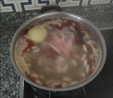 PAsturianu's tweet photo. Para que veías que no tengo nada contra la #fabada. 😅
Apoyo el #FabadaDay del gran @Nacho_Sandoval este #4marzo.
Fabes: @camin_astur
Compango: #EmbutidosJP
Mi homenaje a la hija del #poteasturiano 😊
⬇️⬇️⬇️ https://t.co/XZDuuS661g