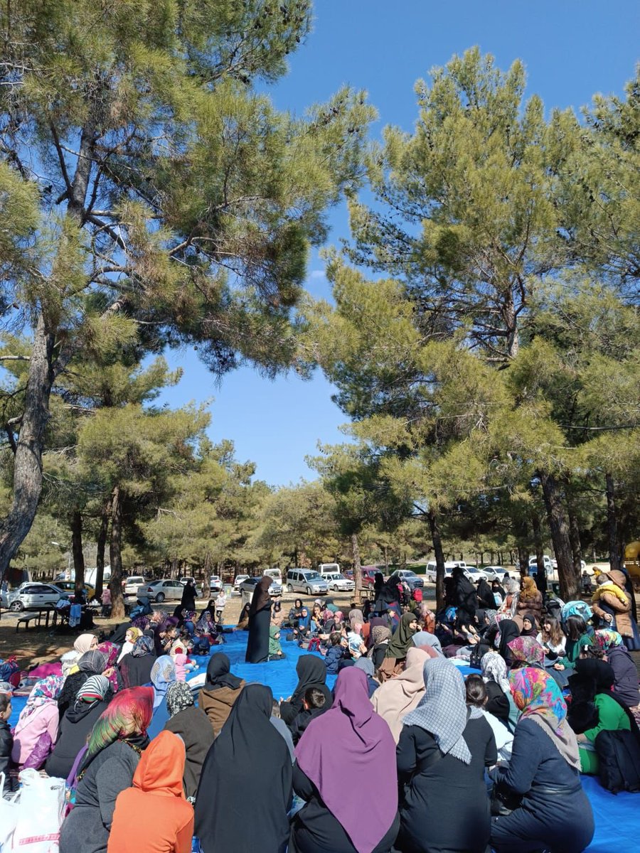 FurkanDerGAntep's tweet photo. Depremde vefat edenler için Kur'an'ı Kerim okundu..

Hatim duası yapıldı..
Depremin üzerimizde bıraktığı etkiyi tefekkür ederek, ibret almaya çalıştık..

#Deprem #Hatim https://t.co/CCXrKPUqzm