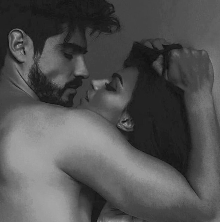 sunny_missive's tweet image. Il buon sesso può essere dato per caso, ma il sesso folle, con quella connessione fisica, intellettuale ed emotiva che ti fa innamorare in modo eccitante e stordente, questo tipo di sesso in particolare non si ottiene con chiunque.