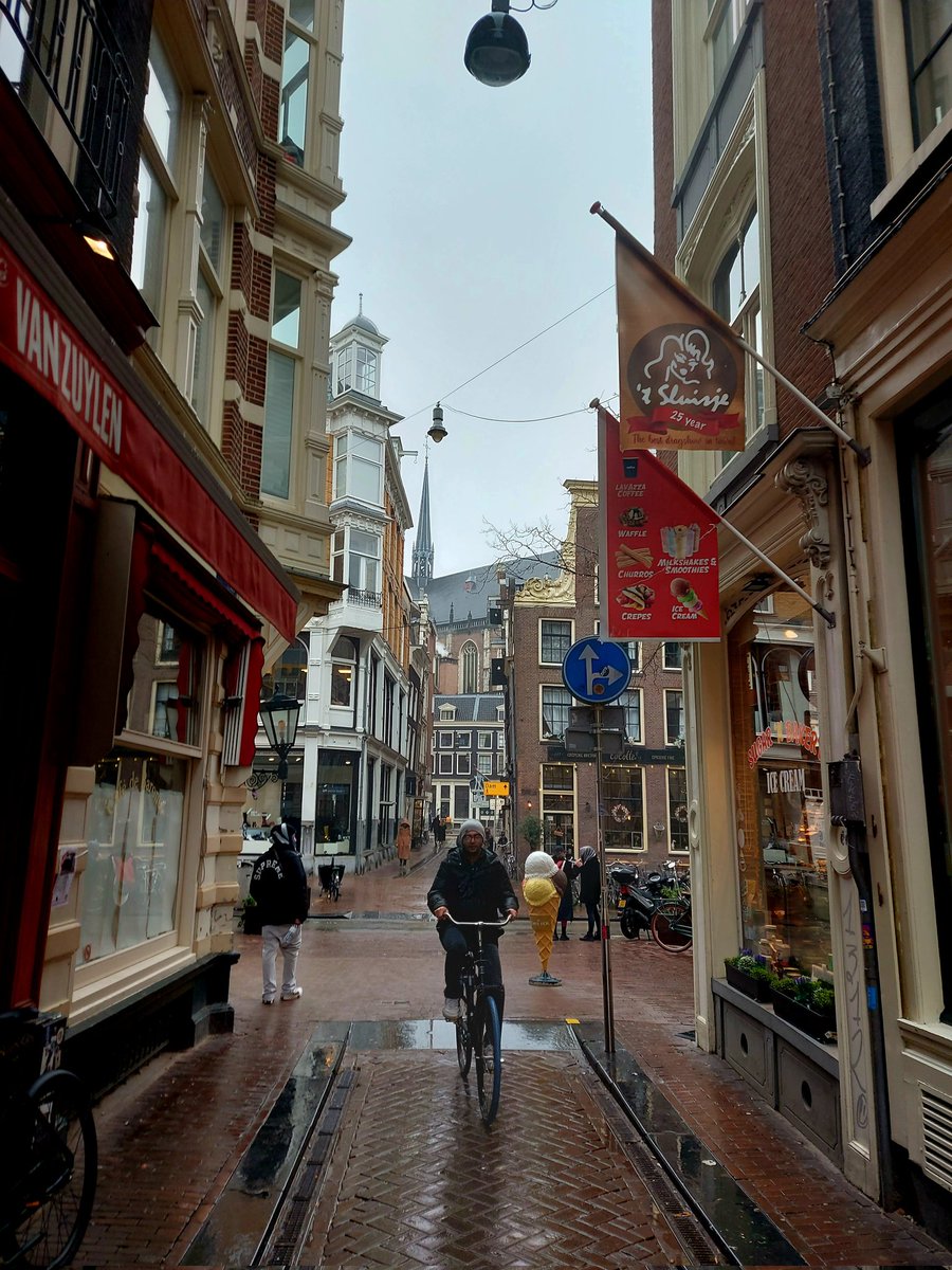 James78London's tweet photo. #Amsterdam https://t.co/QESK1DQXIS