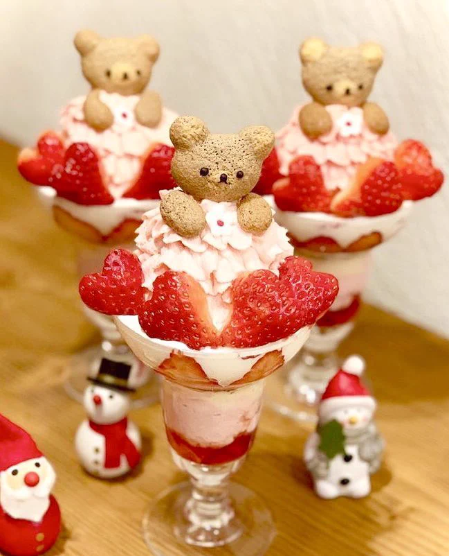 クリームのドレスがかわいい！名古屋にあるカフェで食べられるパフェ！