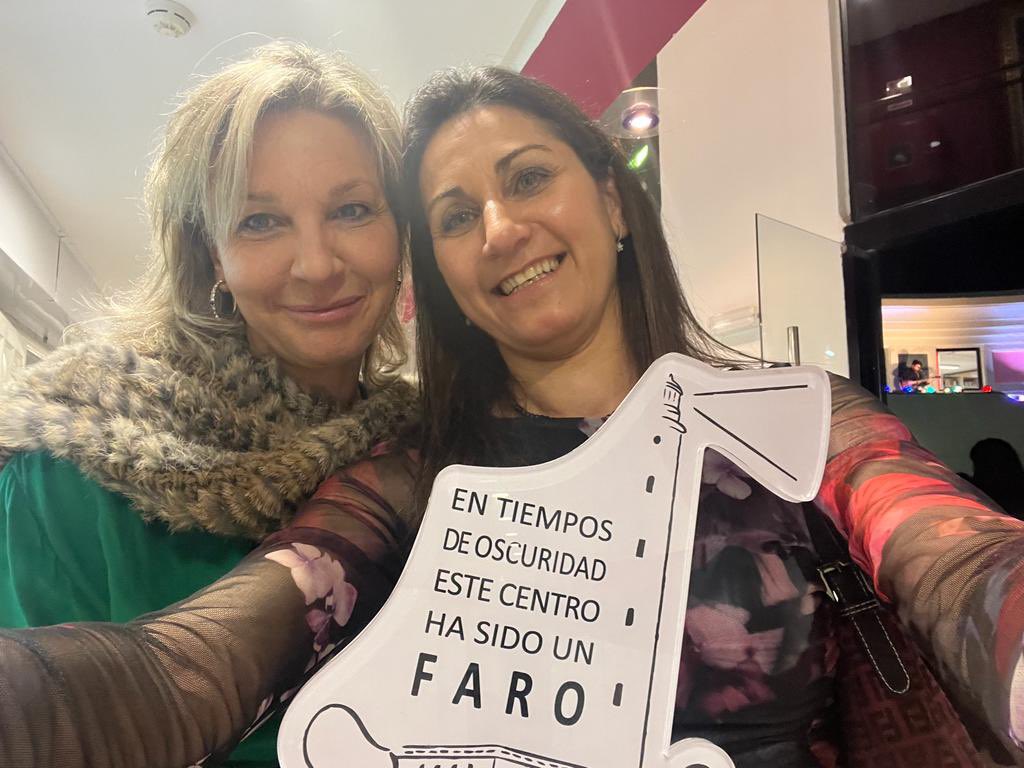 imaspalomas's tweet photo. El viernes @AytoSBT ha celebrado una emotiva Gala "Por y para Ustedes" reconociendo la labor educativa de centros y personas especialmente durante la época del Covid 19. 
Nuestro centro ha sido galardonado y @MEDIATEplus ha estado presente con el video que realizamos entonces. https://t.co/8FXg8mNTNn