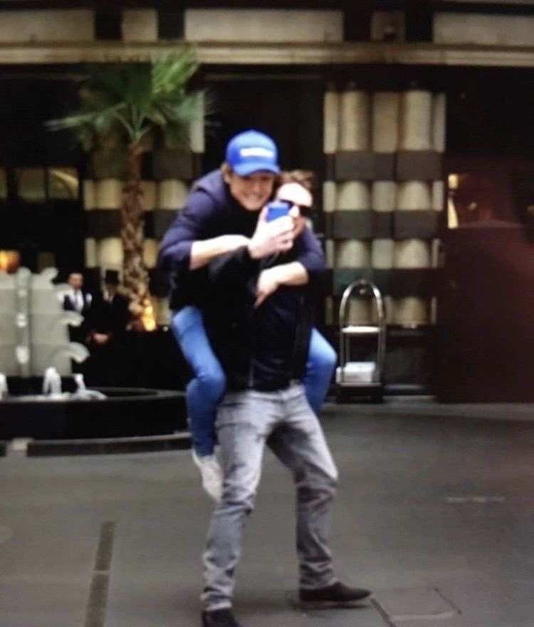 hourly taron egerton (@hourlytaron) on Twitter photo 