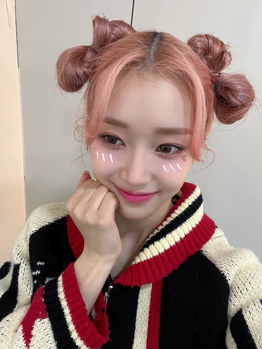 hyuckluhv's tweet photo. fourth win for teddy bear 😭😭😭 i’m so proud 💕🧸🏆
TEDDY BEAR FOURTH WIN
#TeddyBear4thWin
#STAYC_15thWin
@STAYC_official https://t.co/9y25JE3YxM