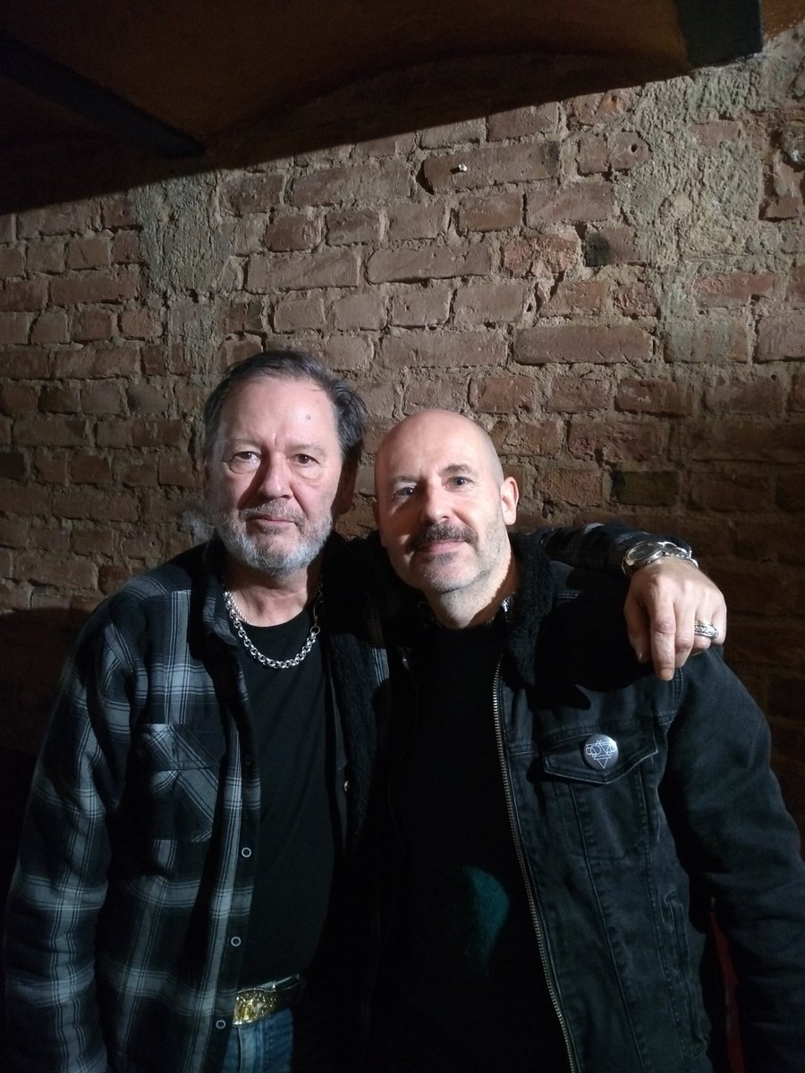 Rock City Radio Show (@rock_city_radio) on Twitter photo Meine Sendung mit Stefan Kleinkrieg von Extrabreit steht für ein paar Tage in der Mediathek von <a href="/ALEX_berlin_de/">ALEX Berlin</a>: alex-berlin.de/mediathek/radi…
<a href="/diebreiten/">EXTRABREIT</a> #extrabreit Meine Sendung mit Stefan Kleinkrieg von Extrabreit steht für ein paar Tage in der Mediathek von <a href="/ALEX_berlin_de/">ALEX Berlin</a>: alex-berlin.de/mediathek/radi…
<a href="/diebreiten/">EXTRABREIT</a> #extrabreit