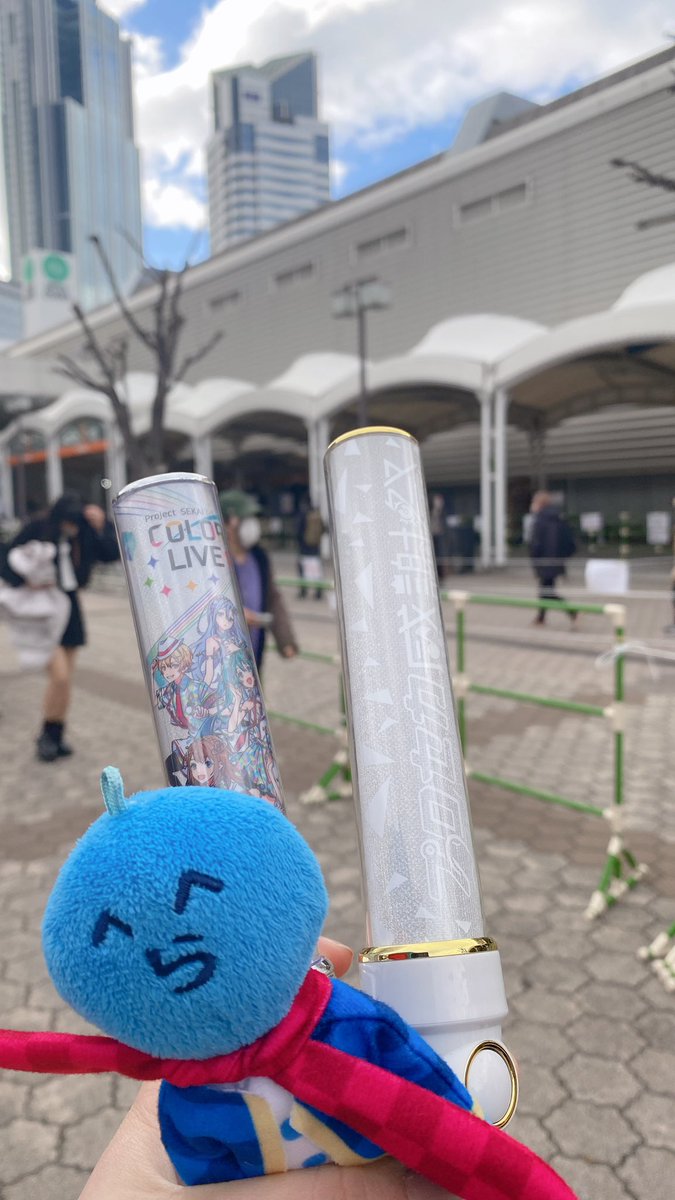 セカライ昼公演行きました！
2列目でペンラ2つ振りました…！
そして初めて相互さんに会うことができた…！会ってくださった方ありがとうございました！！