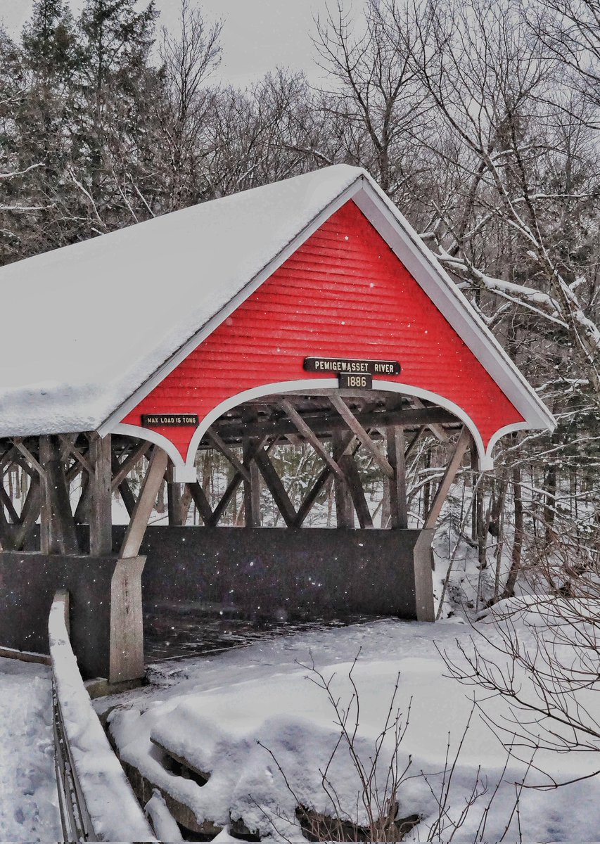 Last perspective of my red covered bridge series! 

#KarissasKaptures #CoveredBridges #coveredbridgesofnewhampshire #TheFlume #CoveredBridge #ScenicNewHampshire #Scenery #NewEngland #NewHampshire #LandscapePhotography #SonyCamera #sonyalpha #sonya6000