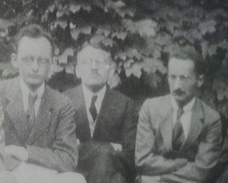 jm_ggv's tweet photo. oskar becker y la fenomenología - sobre ‹preguntas fundamentales de la fenomenología. una introducción en las actitudes cuestionadoras fundamentales del filosofar fenomenológico› (lección de 1924/25 en friburgo como asistente de #husserl) #heidegger 

https://t.co/Fdy9k2nh0x https://t.co/7hmUOKP2SR