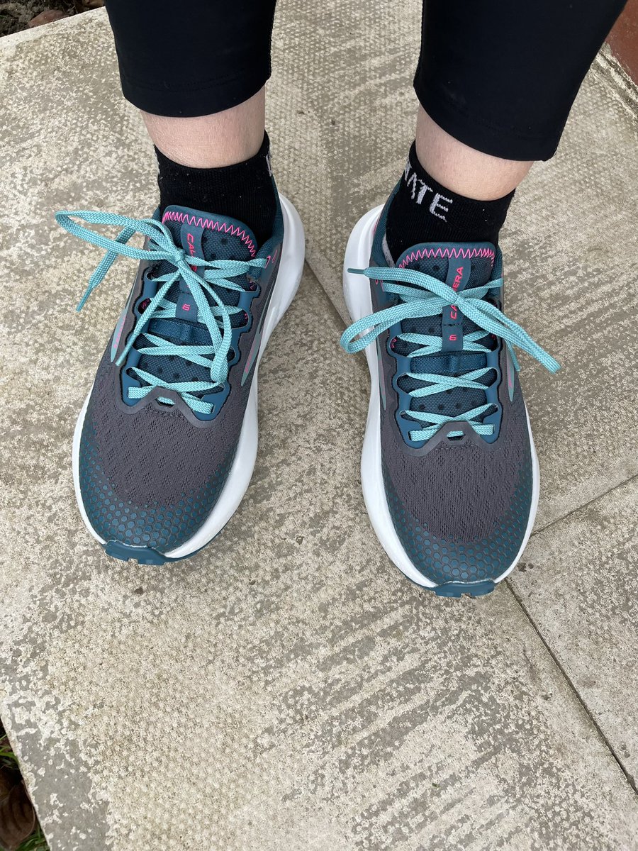A little off-roader this morning in the new kicks. Love. Them. They don’t look like this post run 😂. Thanks for the awesome service as usual @YRunnerOtley  @Brooksrunninguk