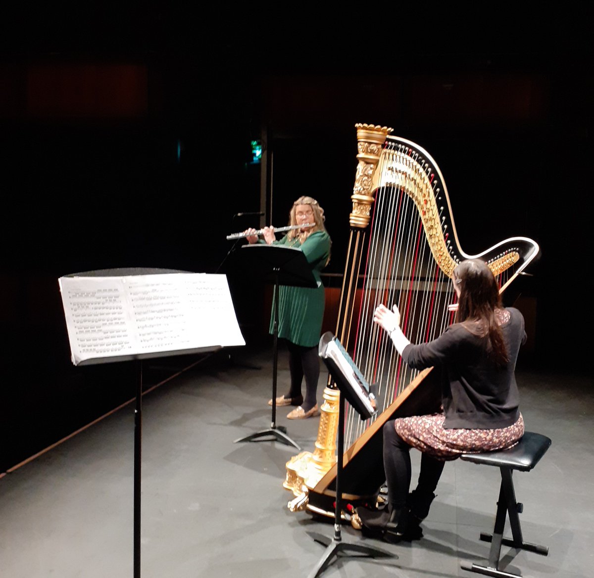 Thank  you #maidenhead <a href="/nordenfarm/">Norden Farm</a> 

We had a great time getting to know you all and sharing new trio music with you! #newmusic #debussy 

<a href="/BethanHarp/">Bethan Harp</a>