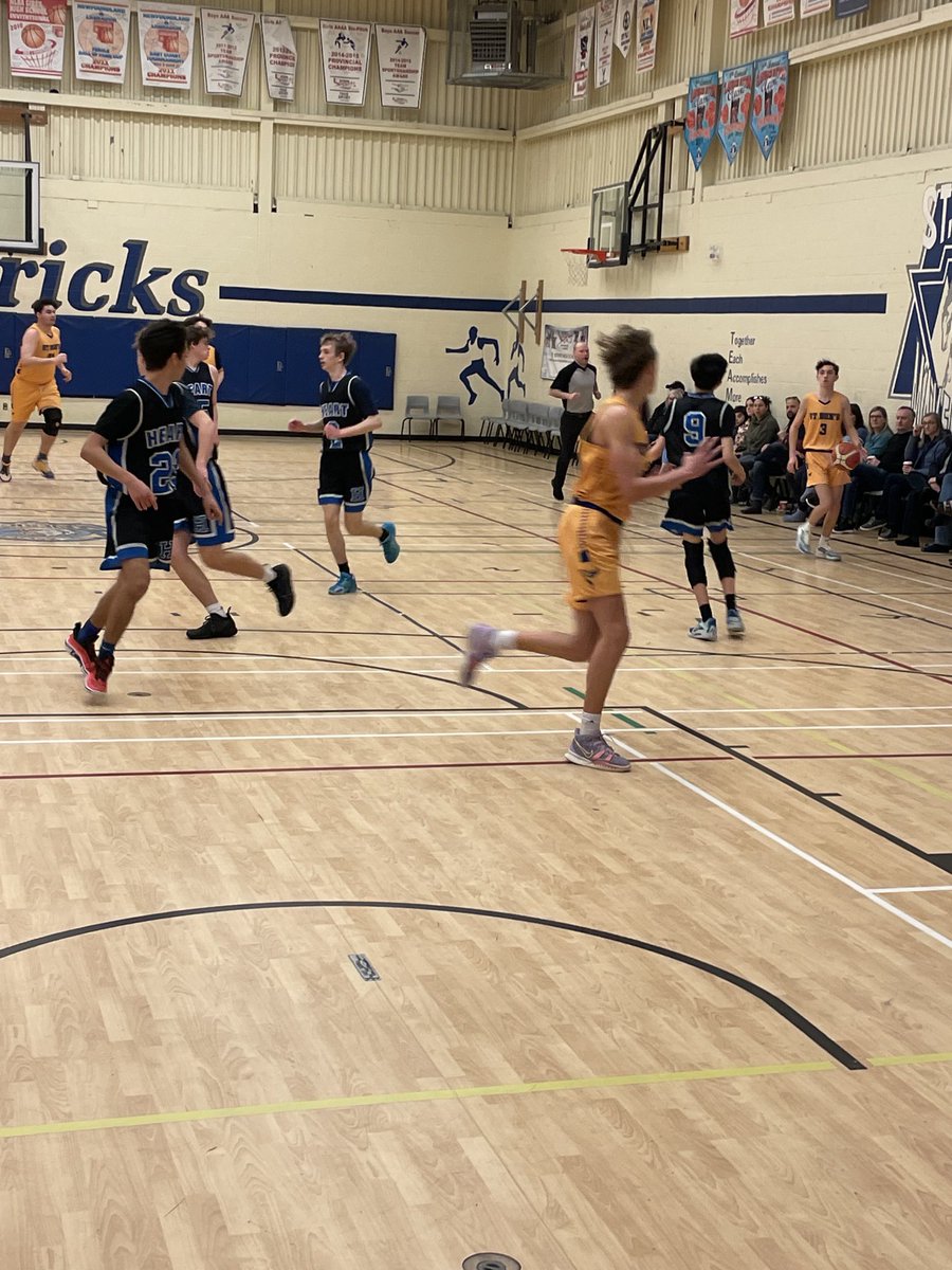 Flurry of activity at St. Kevin’s this morning. Senior boys back in action against Heart. ⁦<a href="/StBonsAthletics/">St. Bon's Athletics</a>⁩ ⁦<a href="/StBonaventures/">St. Bon's 🇨🇦</a>⁩