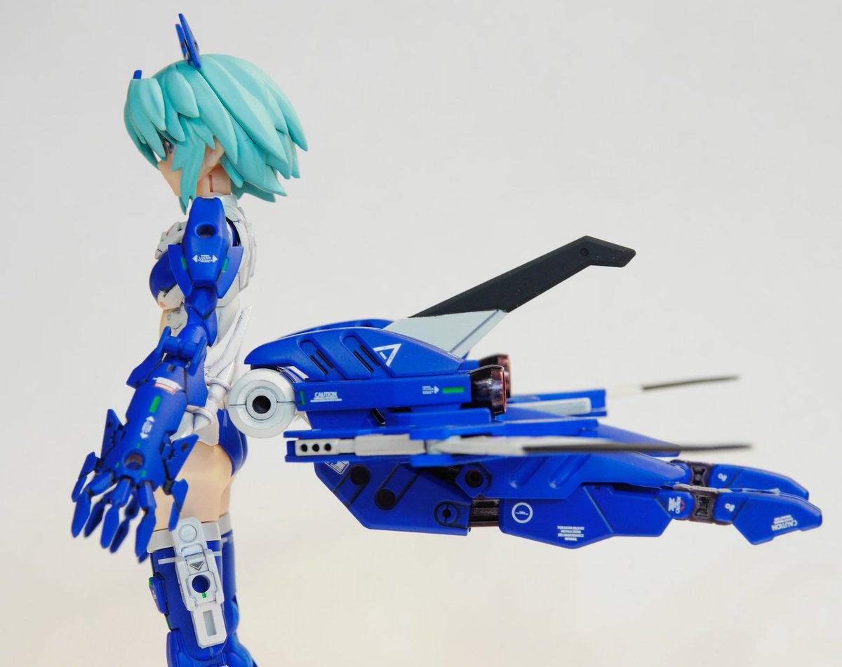 「アルカ=カルティー【AZURE】アルカの先行試験型。基本形状は同じだが、調整が終」|KAZE／高橋賢治のイラスト