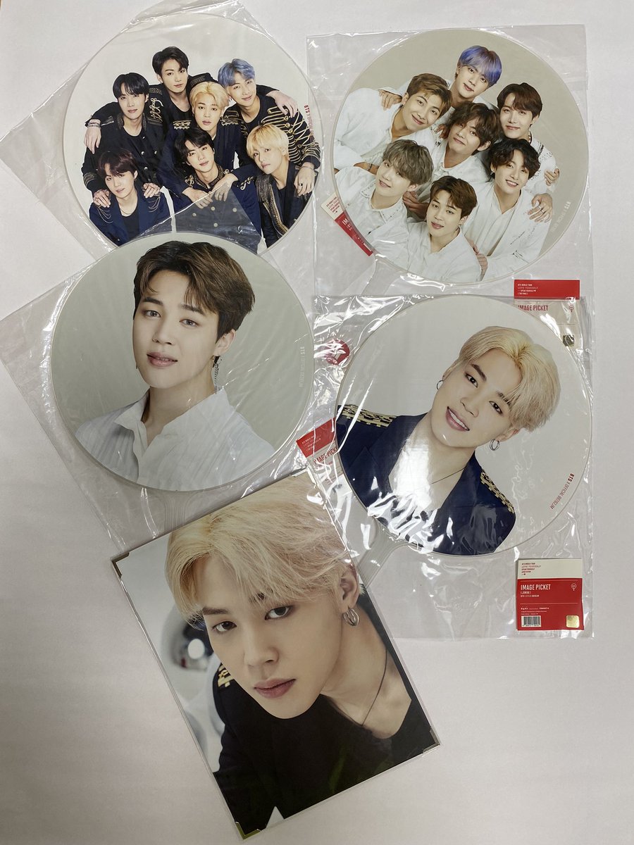 btsmdmdmdmd's tweet photo. 방탄 피켓 프포 일괄 양도
일본럽셀 스픽콘 굿즈
미개봉

단체 피켓 2개 + 지민 피켓 2개 + 프리미엄포토 지민 1개

일괄 1.0

석진 윤기 호석 남준 지민 태형 정국 양도 https://t.co/lyIREXfiCX