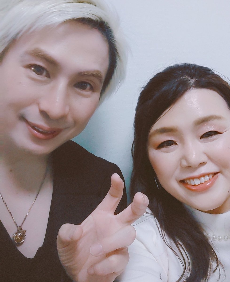 yumekana3388's tweet image. 魔法の
リアル練習会でした✨

SHINGO校長にお会いし
私の波動も上昇🥰

満面の笑みの私w

龍遣いの
優しいエネルギーを
沢山頂いて幸せです🧡

#SHINGO
#魔法学校
#ドラコミュ
#スピマス