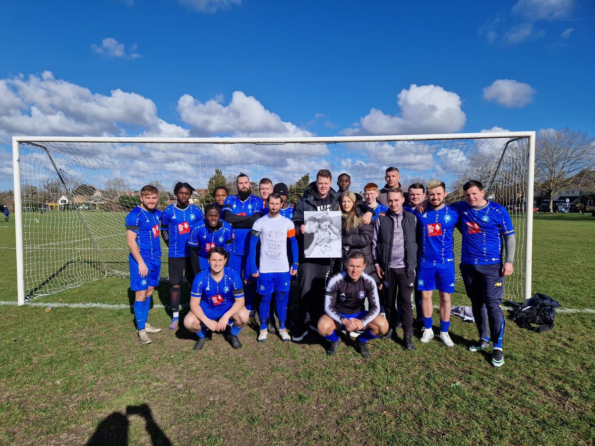 peoples_fc's tweet photo. That ones for you Mavi-Mae. And also for @TedDavies7 and Rachel. ❤️⚽️

A absolute battle for 90 minutes. Cards, tackles and handbags. Standard sunday. 

Onto Wednesday. 

RIP Mavie-Mae. https://t.co/iFI0zNCZnz