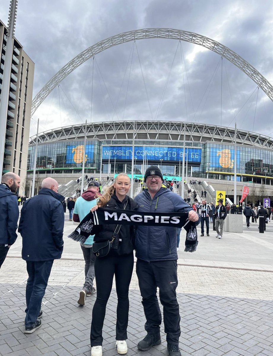 Day out with my lovely daughter who keeps bumping into friends.🥰⚽️🥰